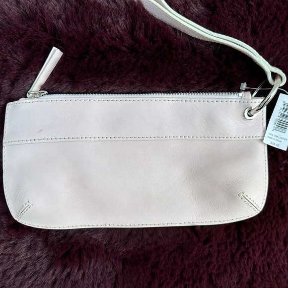 Banana Republic Soft Pink Leather Wristlet NWT - Picture 2 of 5